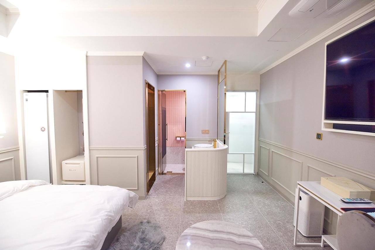 Denbasta Signature Hotel Busan Bagian luar foto