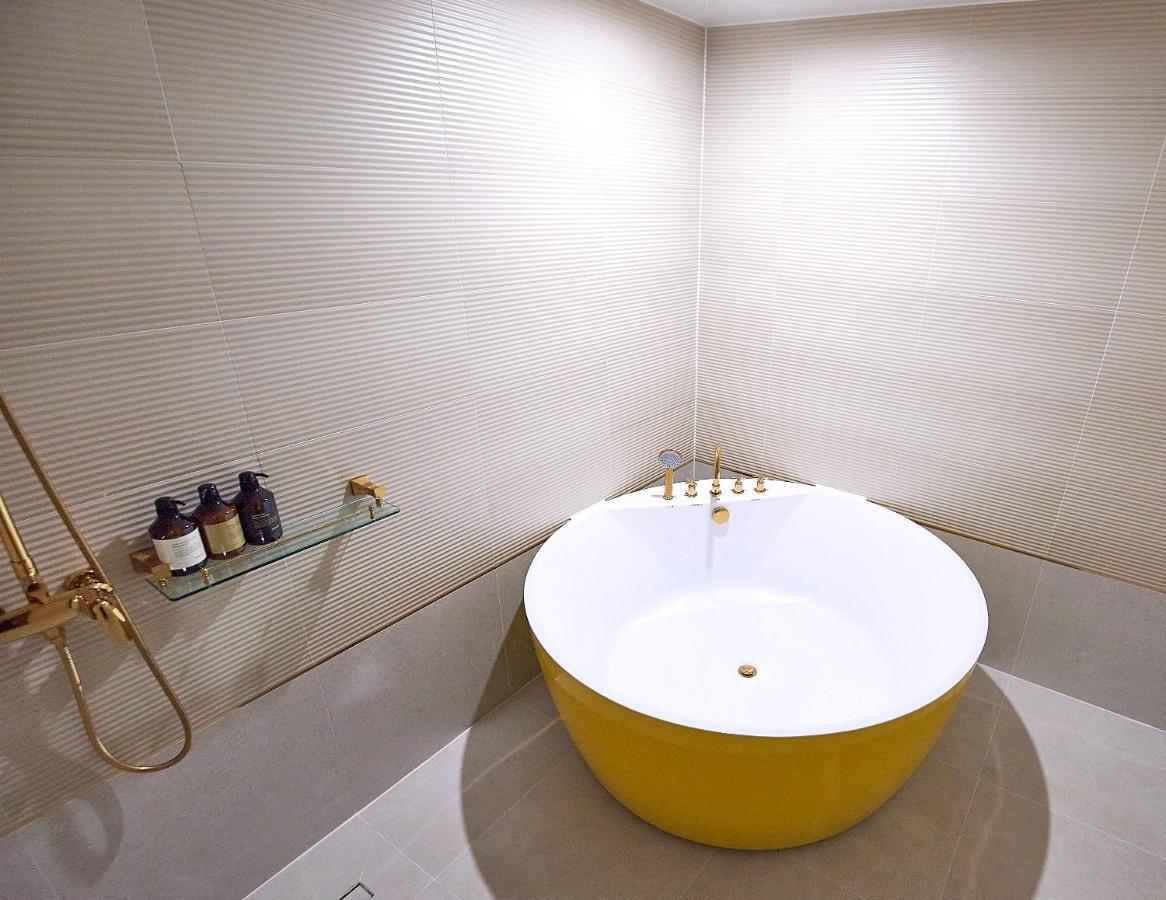 Denbasta Signature Hotel Busan Bagian luar foto