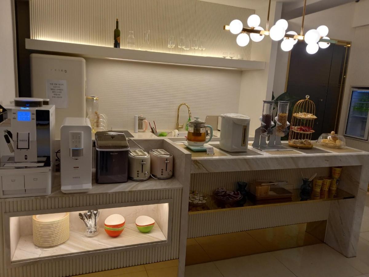 Denbasta Signature Hotel Busan Bagian luar foto